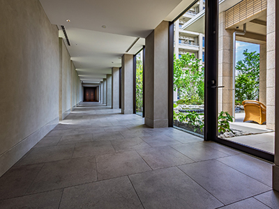 共用廊下｜グラングリーン大阪 THE NORTH RESIDENCE